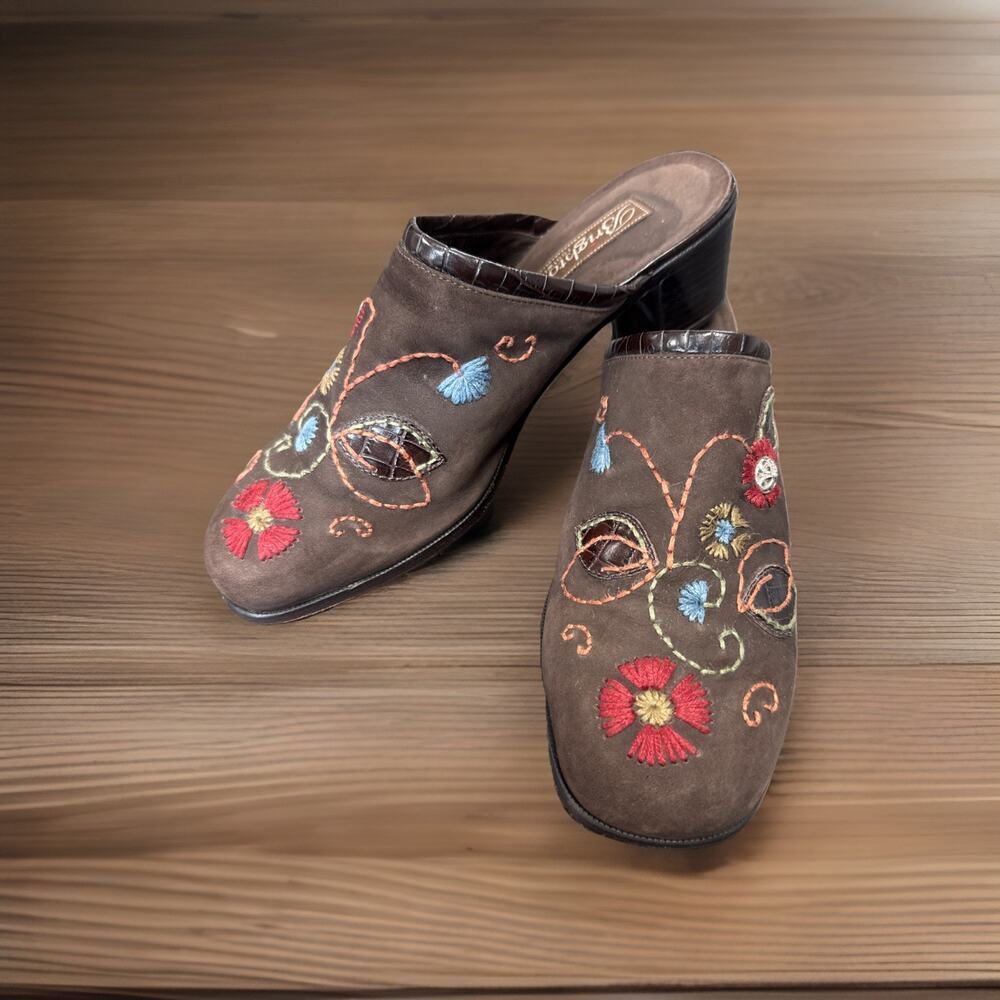 Brighton Fiona Women's Floral Embroidered Suede Leather Mule Clogs Sz 8 - Picture 2 of 8